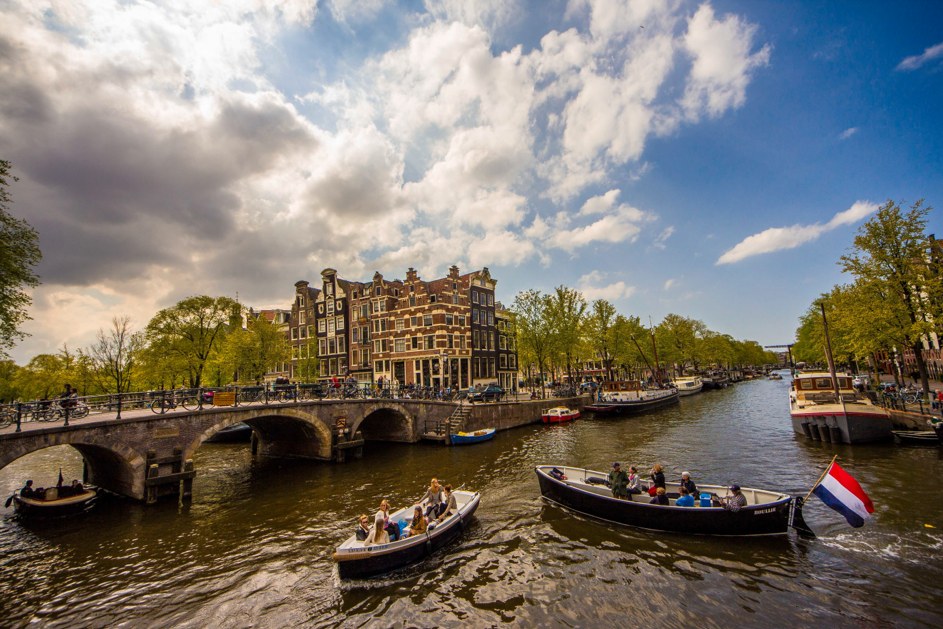 Canal, Amsterdam, Supplier