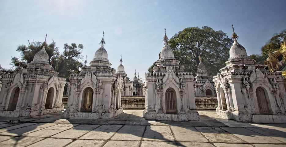 Kuthodaw Pagoda, Mandalay, Myanmar, Pixabay.com