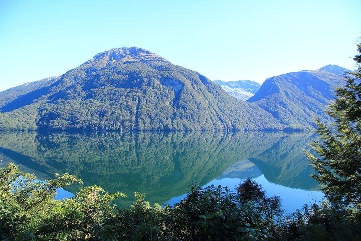 Milford Lake, Milford Sound, New Zealand, Pixabya.com