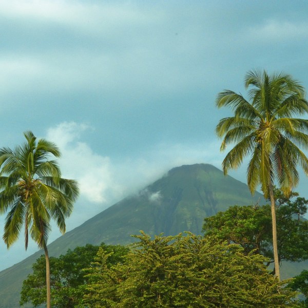 Nicaragua culture, volcanos and surfing (9 days)